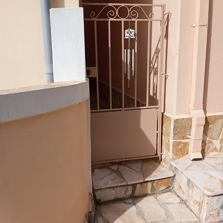 דירה Angelos ואטי